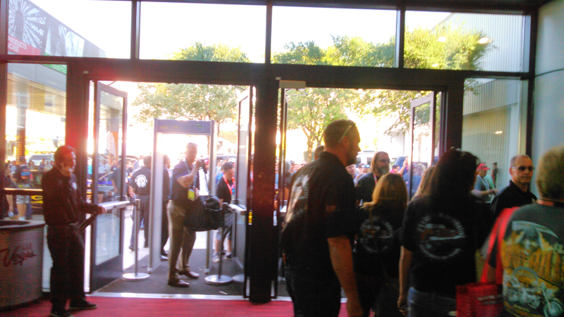 One of the security checkpoints between the Central Hall and the South Hall Connector.